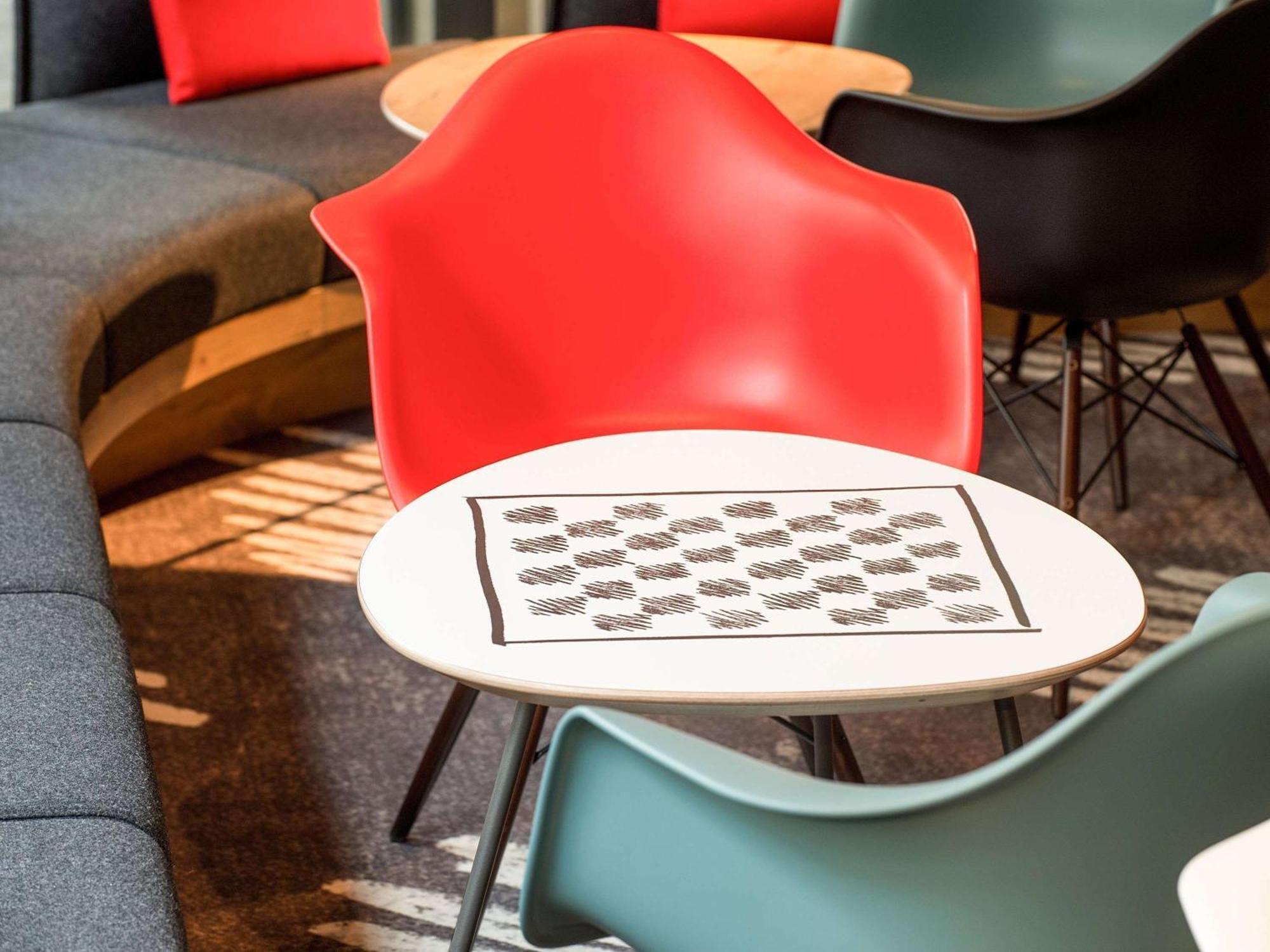 Отель Ibis Barcelona Молинс-де-Рей Экстерьер фото
