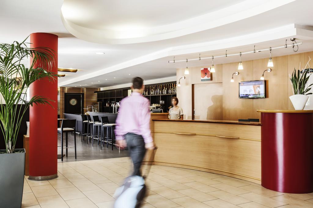 Отель Ibis Barcelona Молинс-де-Рей Экстерьер фото